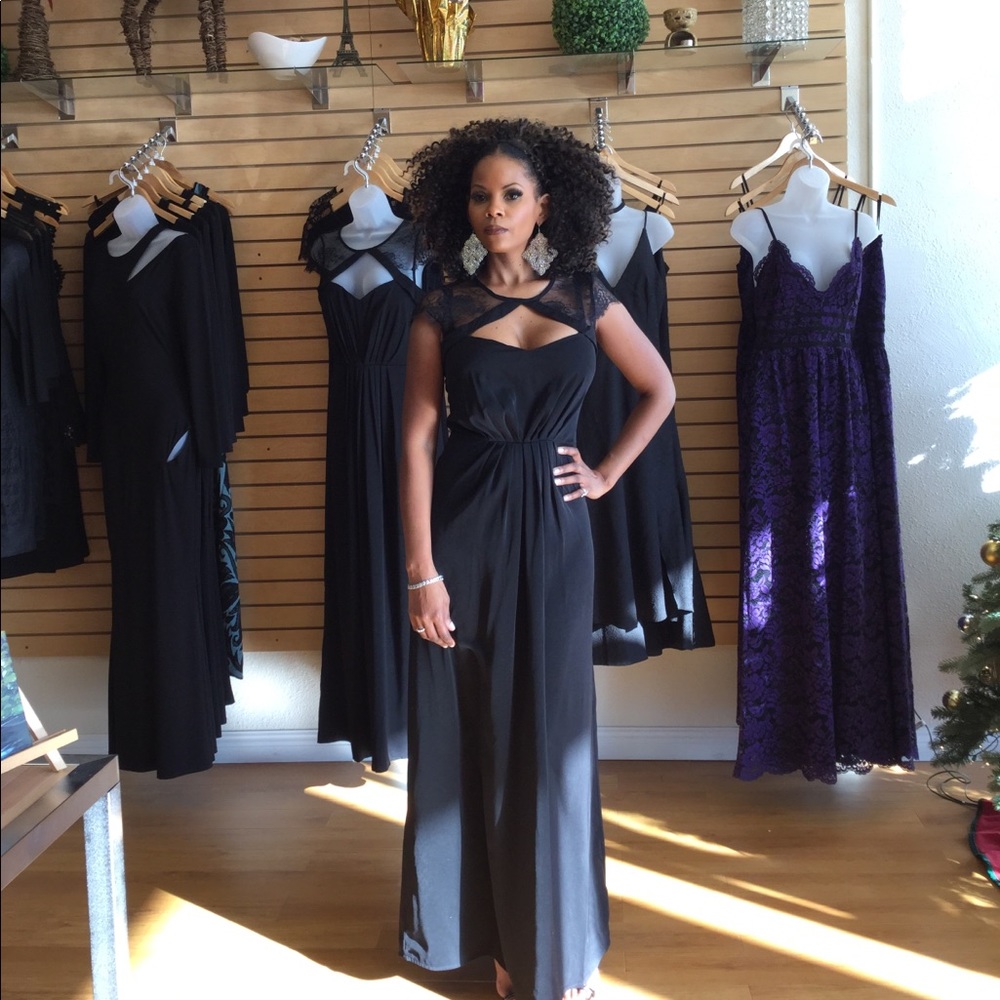 Dress - Picture 2 of 4